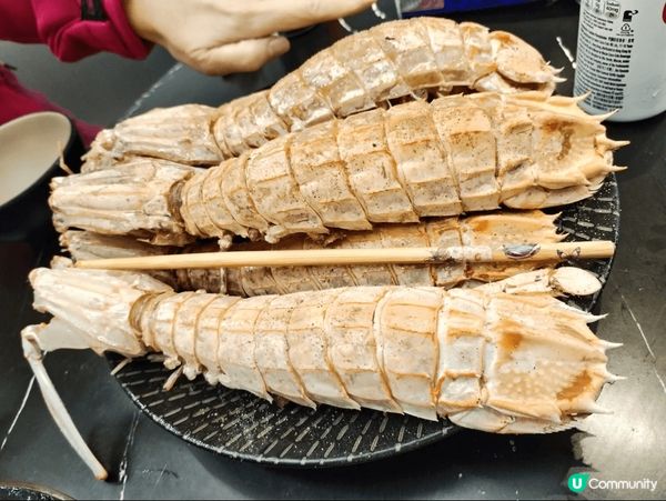 海鮮大餐包括長腳蟹，瀬尿蟹等令我大快朵頤而且價錢也是公道