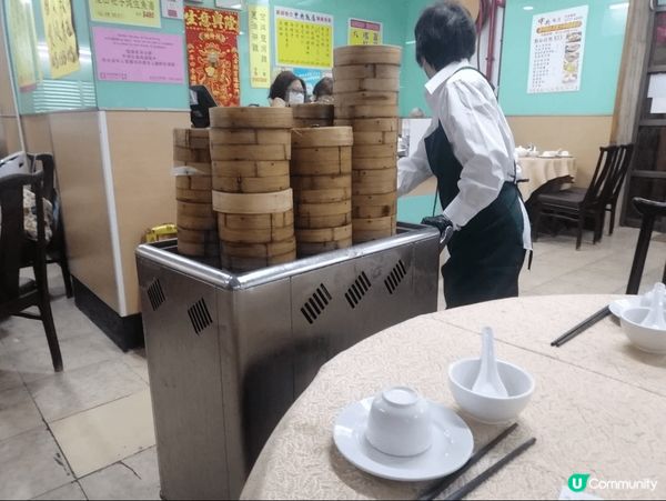 蝦餃，燒賣，叉燒包是傳統的點心文化美食，仲要加埋點心手推車，...