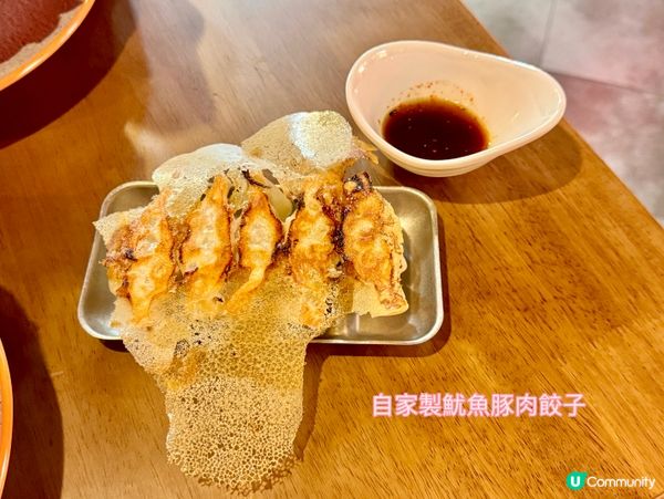 白松露湯底拉麵、魷魚豚肉餃子👍🏻