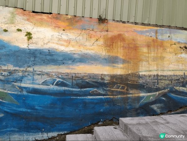 我就畫唔到咁靚既壁畫架啦，係梯級上面影相，可以好有詩意！係夕...