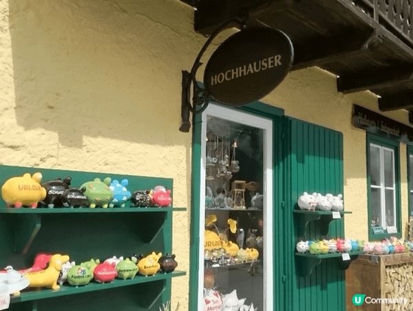 哈爾施塔特（Hallstatt）是奧地利的一個美麗小鎮，坐落...