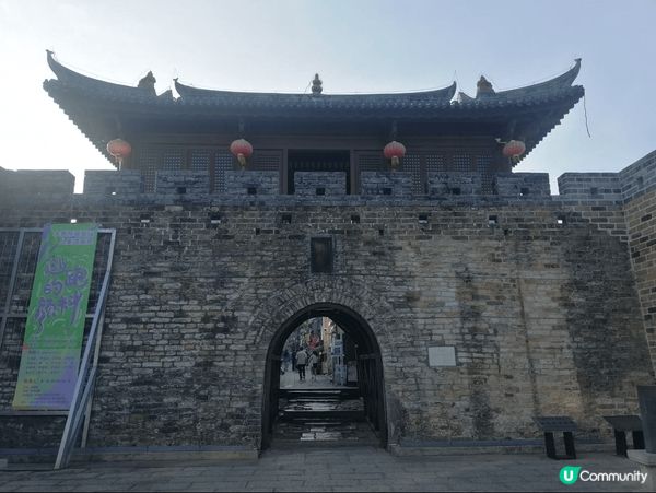 同一家人坐直通巴士去大鵬城，穿越大街小巷，懷舊景色，令人難忘...