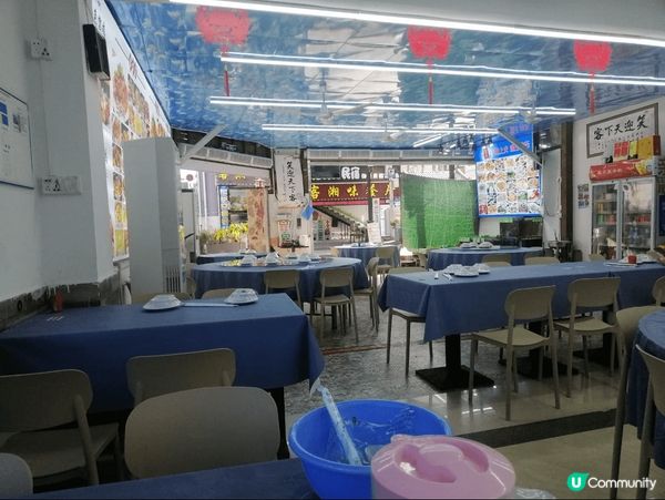 假日我和家人去深圳逛逛，到傳統的小店吃了老鼠粉，煎餃子，約￥...