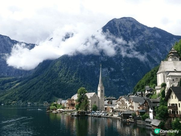 哈爾施塔特（Hallstatt）是奧地利的一個美麗小鎮，坐落...