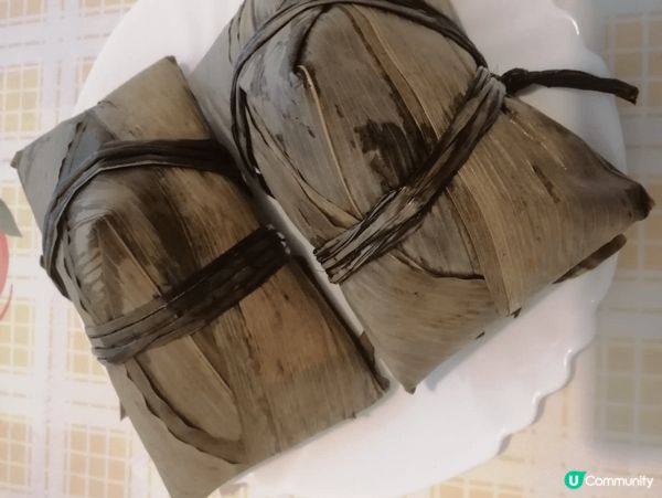 端午節到茶餐廳食蛋撻加咖啡，在吃了兩隻糭應節。跟住就要去海運...