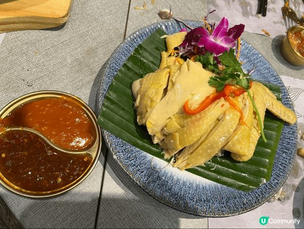 我推介一間泰國菜,佢嘅海南雞菠蘿炒飯同埋泰式炒河非常好味,佢...