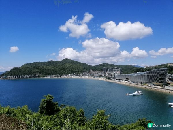 中秋節假期與家人到東坪洲渡假。有陽光，有海灘，與家人一起同陽...
