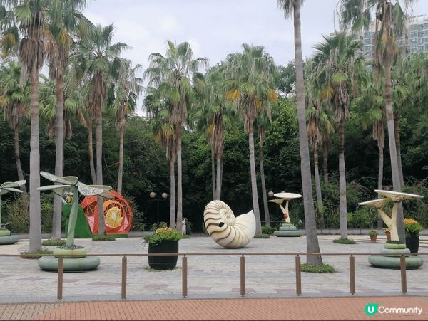 放假去馬灣逛逛。有特色的建築，招牌的馬灣地標，遠望青馬大橋，...