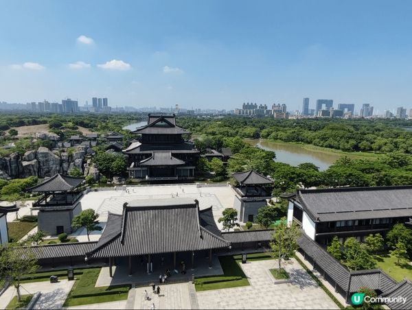 廣州市文化館新館位於海珠湖畔，建築總面積5.7萬平方米，佔地...