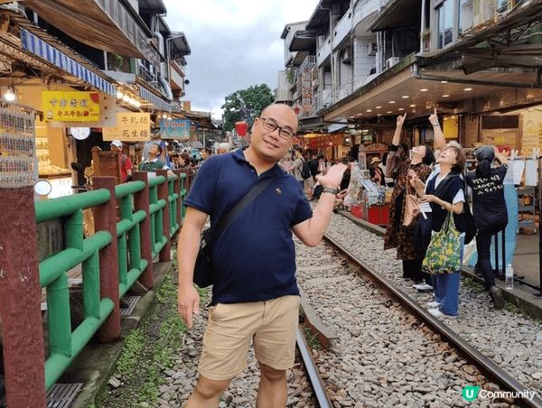 台灣九份食芋圓和十份天燈十分熱鬧