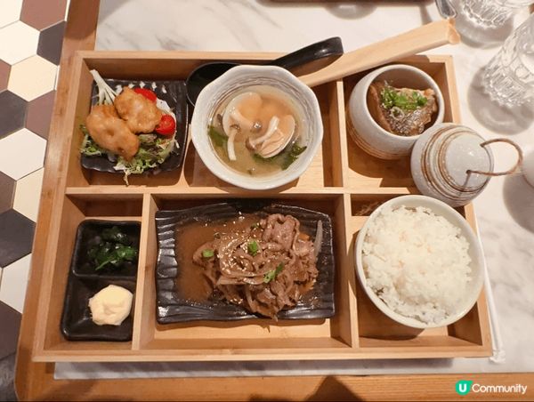 荃灣千色滙 Pokka Cafe 嘅食物足料，