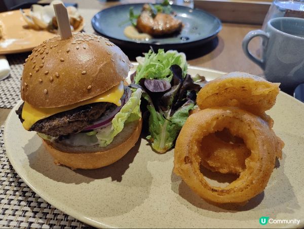 WM酒店半自助午餐，食物款式雖然不多，但質素超高！漢堡包及洋...