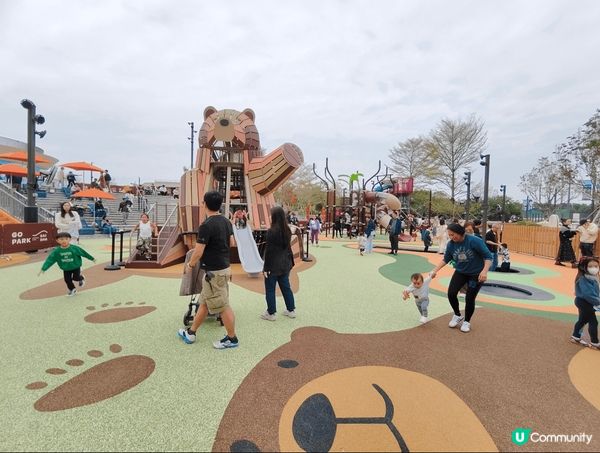 Go Park西沙最新熱點，喺聖誕樹前面同聖誕老人影相，仲有...