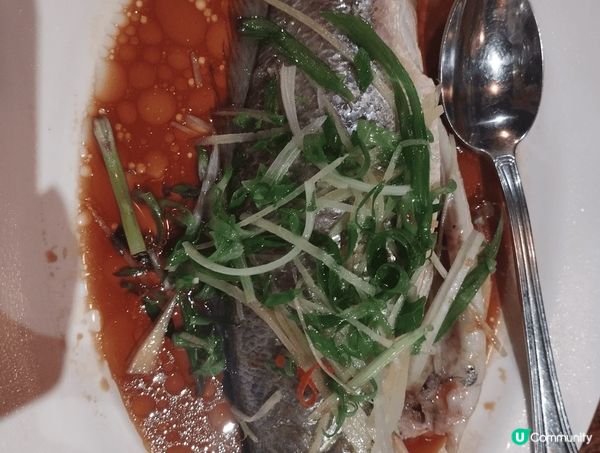 銀杏館有很多中式料理和住家菜，全部都很有特色。而且它是半自助...