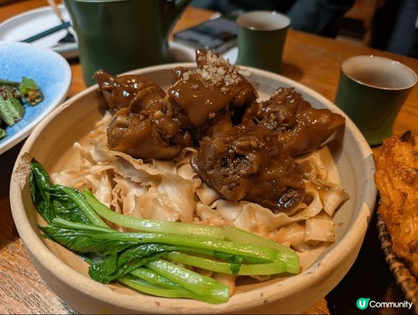在倫敦的美食有豬手撈麵炸蝦餅肉碎秋葵