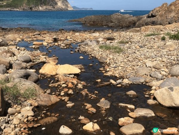 東龍洲燈塔景觀開揚，空氣清新，望住一望無際的海灘，感覺心擴神...