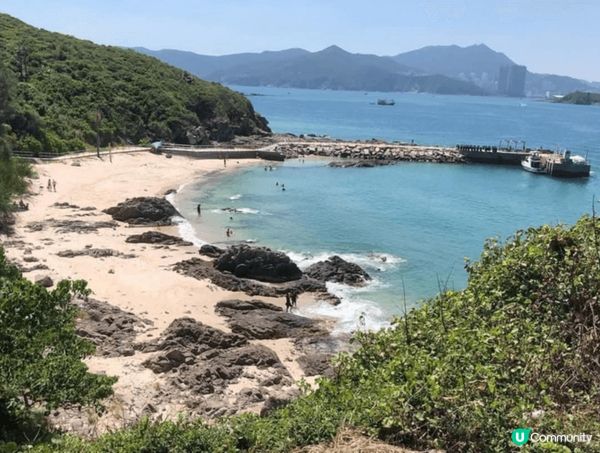 東龍洲燈塔景觀開揚，空氣清新，望住一望無際的海灘，感覺心擴神...