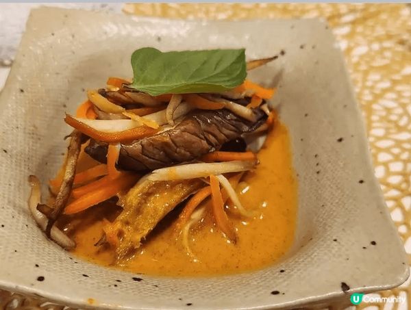 近來喜歡品嚐素食，今次就一起與朋友一齊分享滋味嘅素菜😋