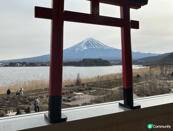 人人喜愛的富士山，也是我最喜愛的地方。只要有富士山作背景就是...