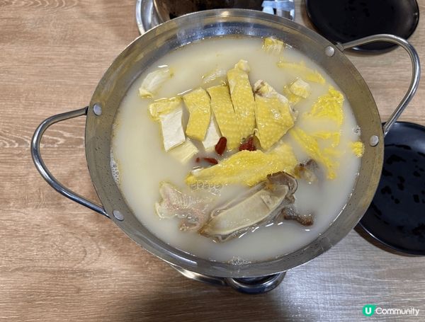 我會食椰子雞煲或食胡椒豬肚雞煲，因為食雞之餘還可以養生。大家...