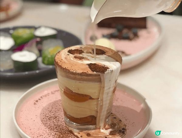 今次同閨蜜去左一間粉紅色少女風嘅泰國餐廳，就係Lady Na...