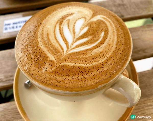 ?坪洲呢個充滿港式風味?街道，有間小店Cafe「Island...