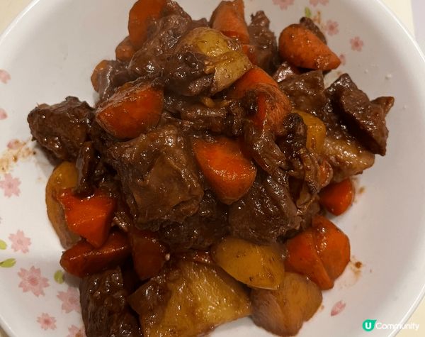 牛肋條， 炒花蟹， 蜆肉意粉均出自家人在網上自學成果， 味道...