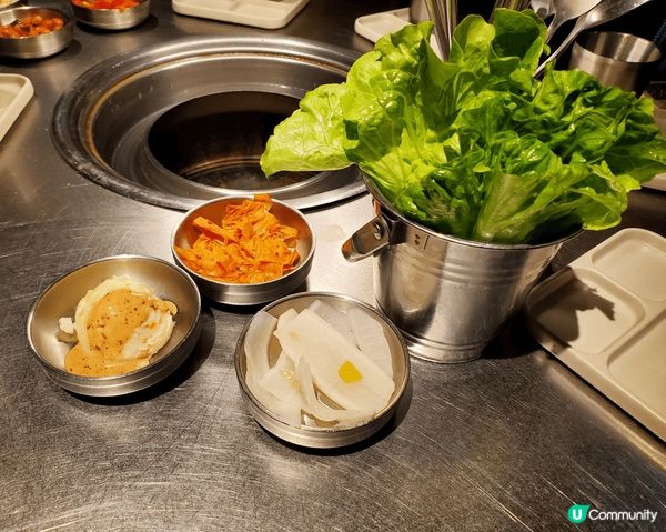 依間“森順”碳烤肉除咗食肉之外，仲有新鮮肥美嘅鰻魚，而且前菜...