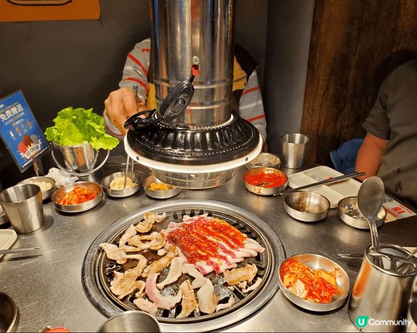 依間“森順”碳烤肉除咗食肉之外，仲有新鮮肥美嘅鰻魚，而且前菜...