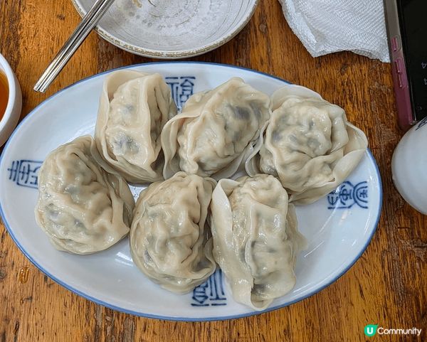 到韓國自駕遊，吃韓牛，燒烤太膩了，來一餐清淡的餃子套餐。有豬...