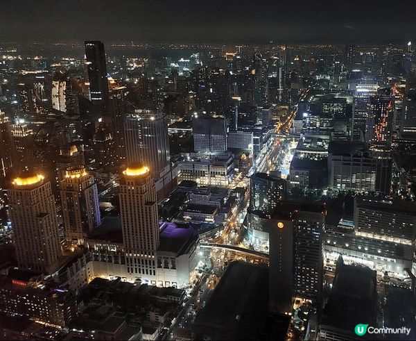 去到泰國想試下酒店自助餐，依間彩虹酒店就超正啦！！自助餐前可...