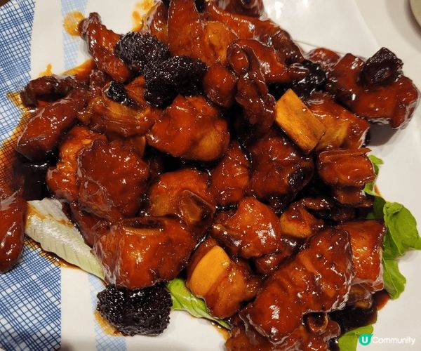 夏麵館，母親節前夕晚餐，叫了小籠包，涼菜5小碟，黑醋話梅骨，...