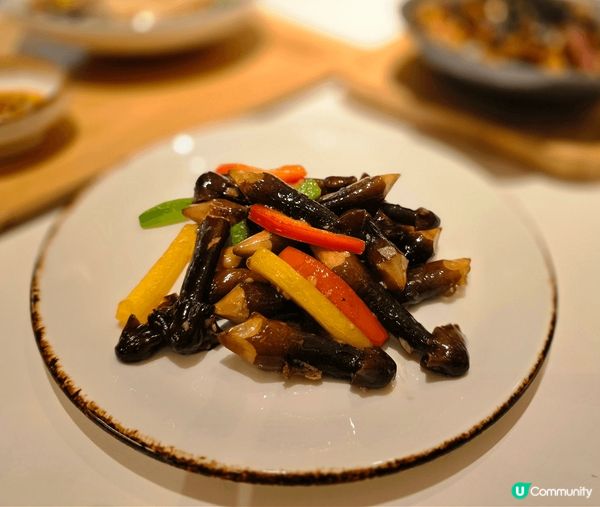 四口餐廳的福建菜，會定期跟隨時節去轉換餐牌內容，今期便是鰻魚...