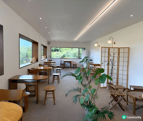 濟州Cafe the Container 巨型橙色手提藍外型...