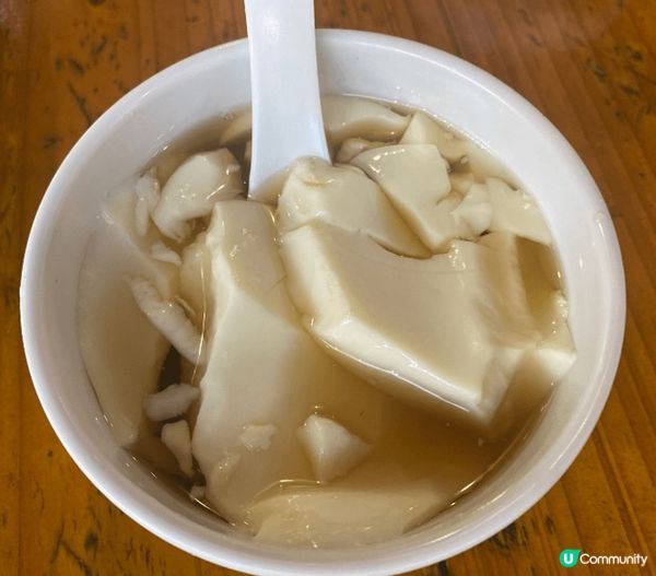 這是雷洲的本土特色小吃，姬贊餅，我另上了一碗豆花，論甜度，如...