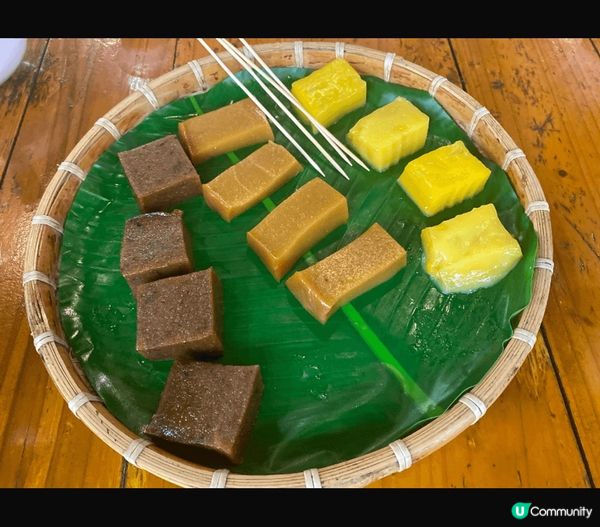 這是雷洲的本土特色小吃，姬贊餅，我另上了一碗豆花，論甜度，如...