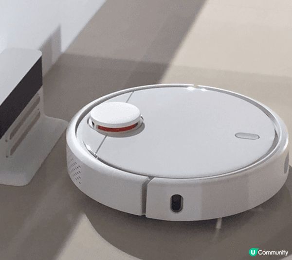 掃地機器人可以節約時間，掃地更乾淨，更重要是床底枱底很難清潔...