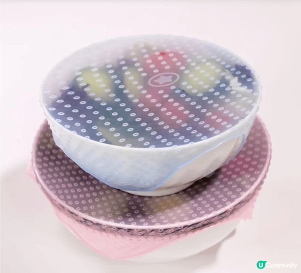 我喜歡矽膠保鮮膜，因為它們不僅環保，還能有效保持食物新鮮。彈...