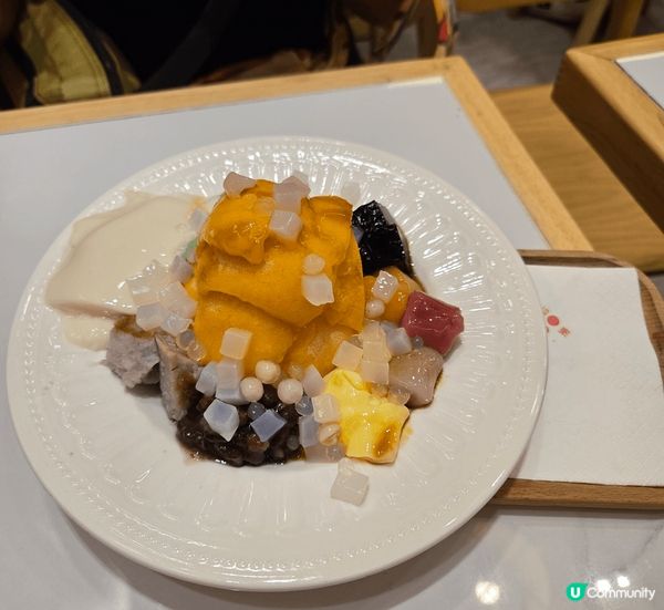 《糖》餐廳主打傳統港式糖水，餐廳嚴格採用農場直送100％每...