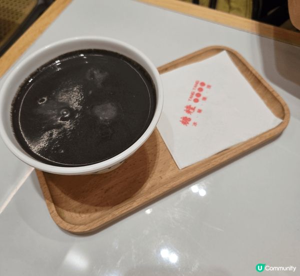 《糖》餐廳主打傳統港式糖水，餐廳嚴格採用農場直送100％每...