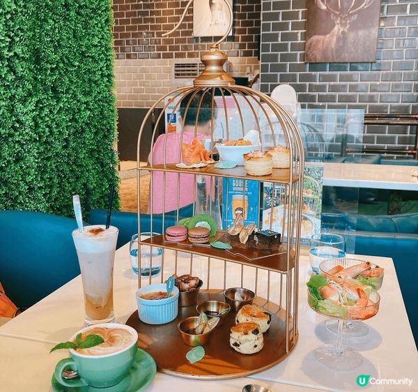 趁住放假去咗唔同餐廳Cafe飲咖啡☕️同食好嘢～咖啡拉花都好...