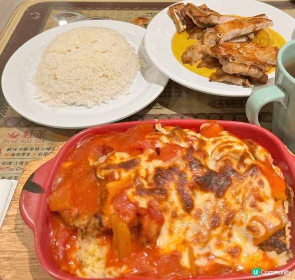 紅茶冰室的焗豬扒飯非常足料，而且豬扒很大塊，很入味，飯量亦多...