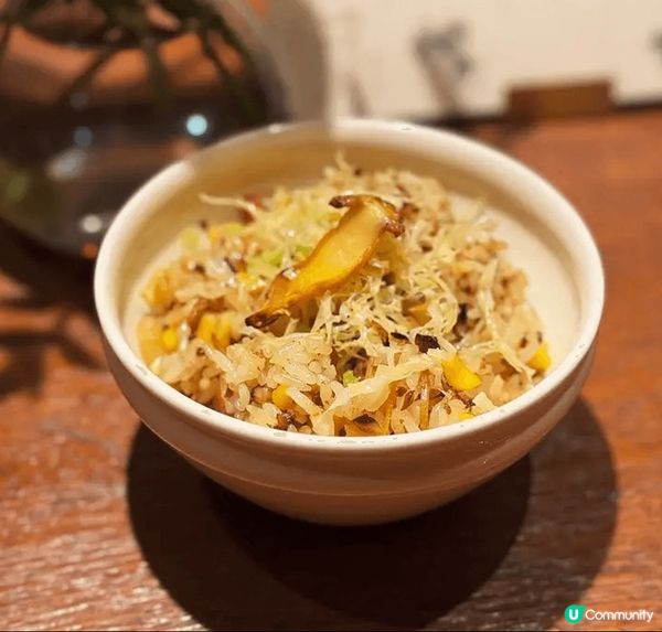 天嶼水素食料理餐廳，每一道菜都充滿特色，又精緻，而且餐廳環境...