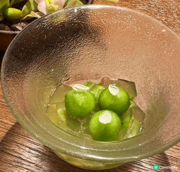 天嶼水素食料理餐廳，每一道菜都充滿特色，又精緻，而且餐廳環境...