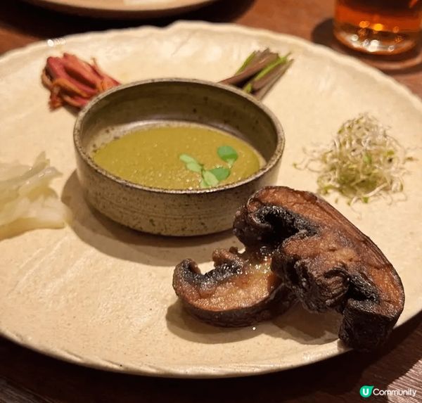 天嶼水素食料理餐廳，每一道菜都充滿特色，又精緻，而且餐廳環境...