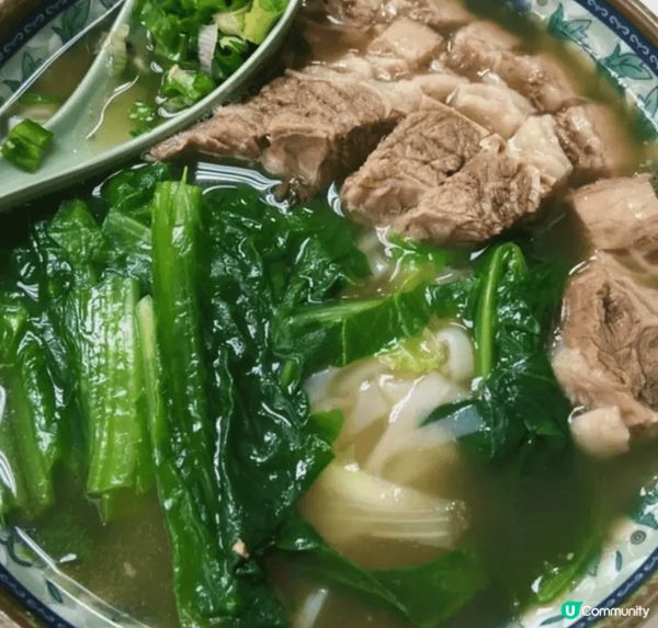 清湯牛腩有齊坑腩、爽腩同崩沙腩三款招牌貨，肉質充滿彈性、腍滑...