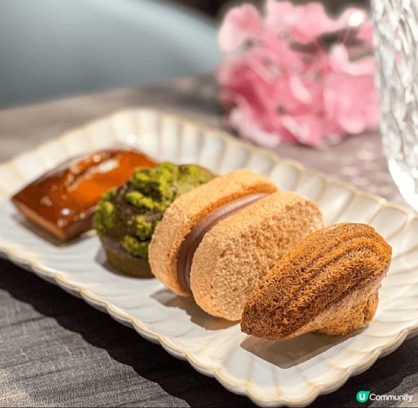 收到朋友送嘅Rocca甜品禮盒，一打開就覺得包裝好精緻，啱晒...