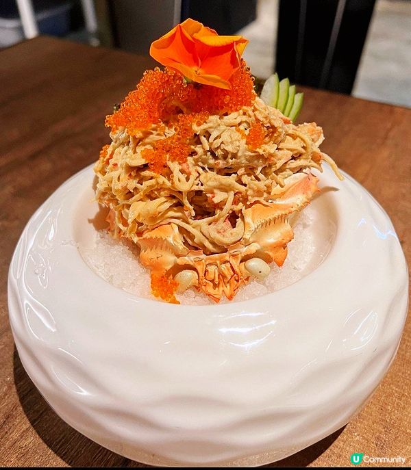 「乜蟹都有」係菜式嘅名，已經好特別，其實係蟹肉、蟹籽、青瓜沙...