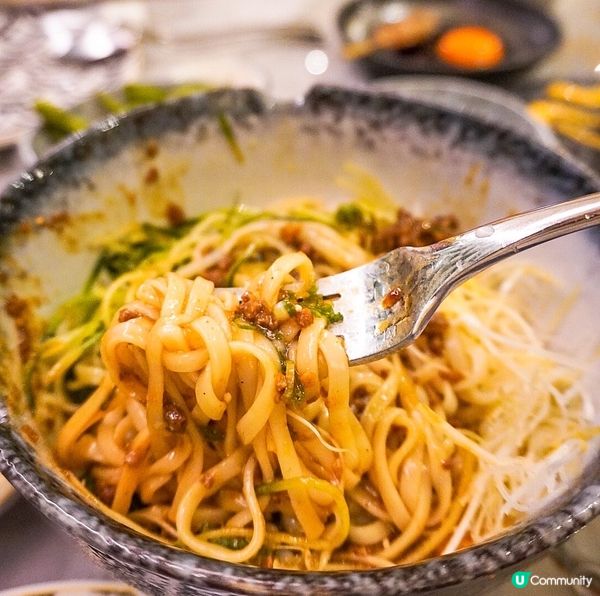 係淺水灣商場The Pulse地下，有一排好Chill既餐廳...