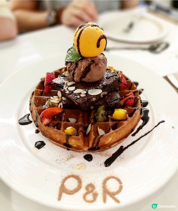 圖1的Burger係軟殼蟹漢堡，影相靚之餘仲好好味。